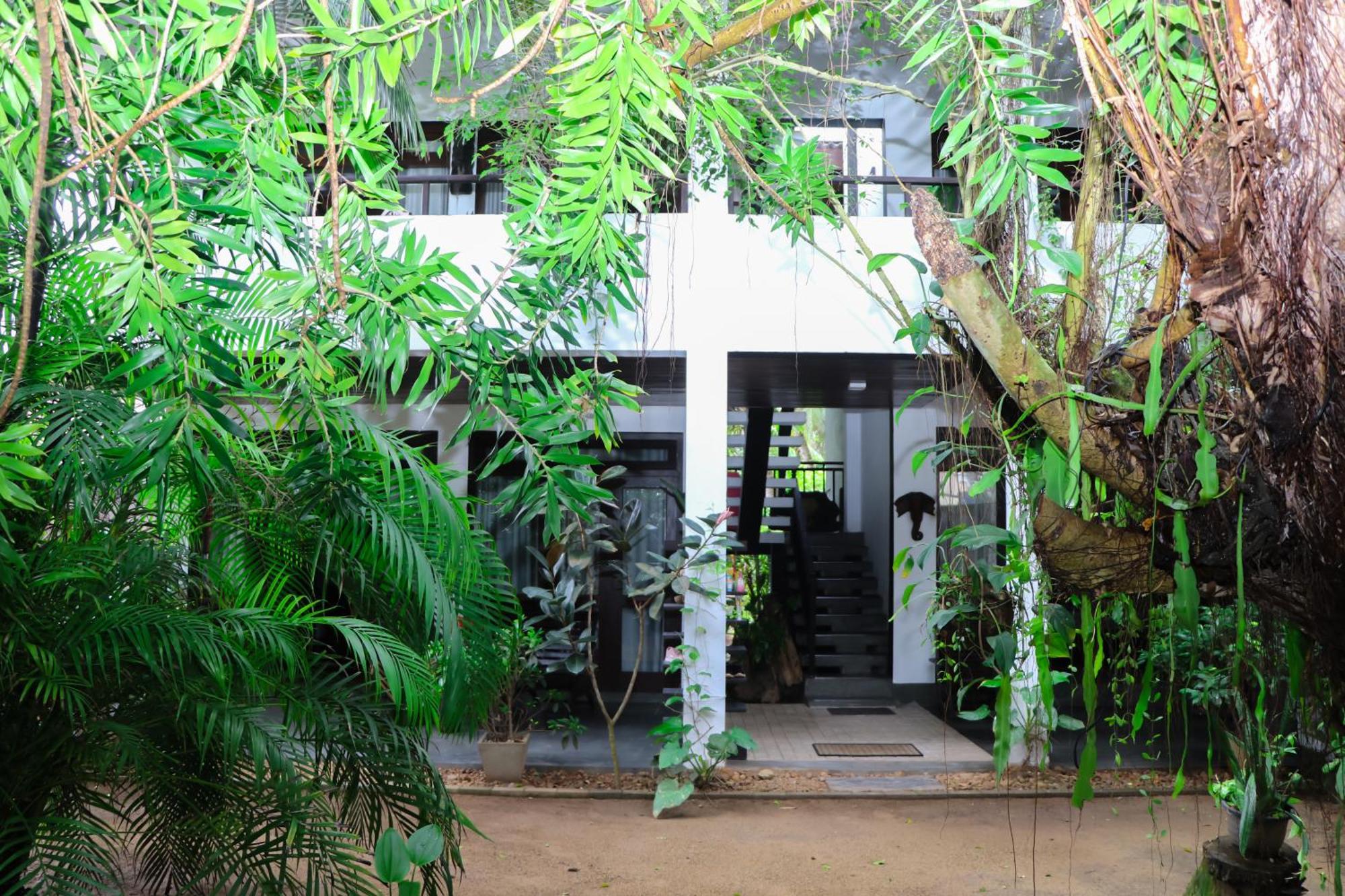 Villa A & A Hikkaduwa Esterno foto