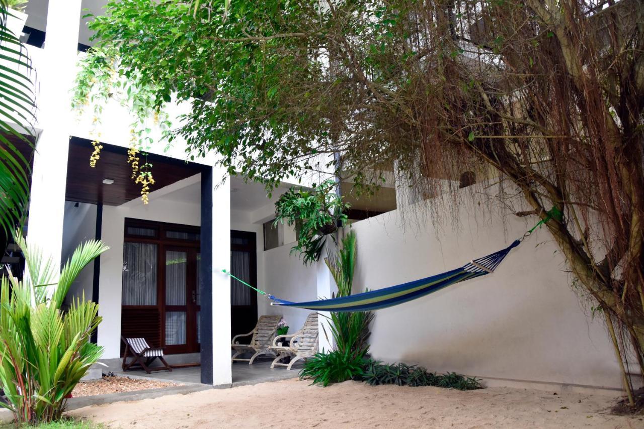 Villa A & A Hikkaduwa Esterno foto